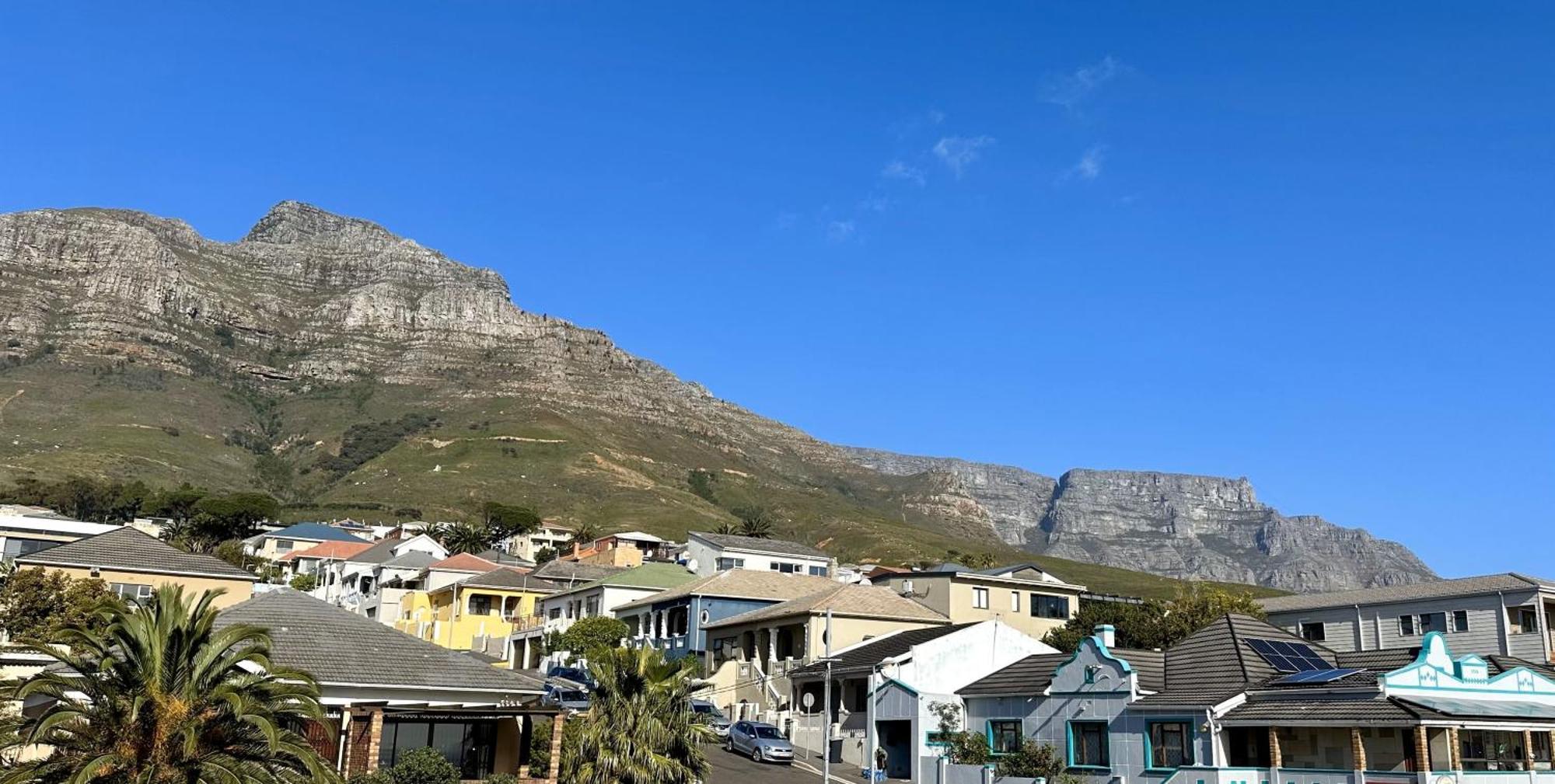 Garden Court Nelson Mandela Boulevard Kapstaden Exteriör bild